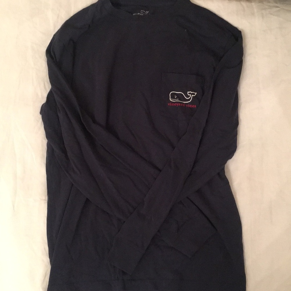 Vineyard vines blue shirt.